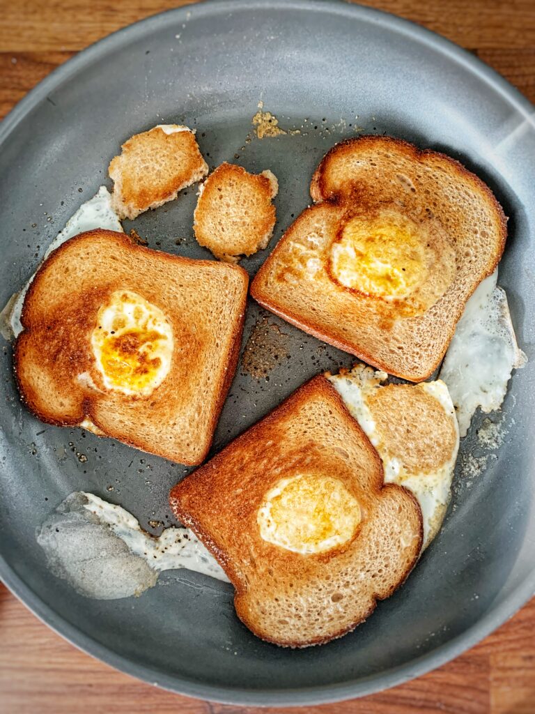 egg in toast in frying pan